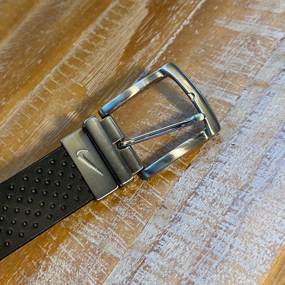 Nike Perforated Reversible Belt - Picture 3 of 8